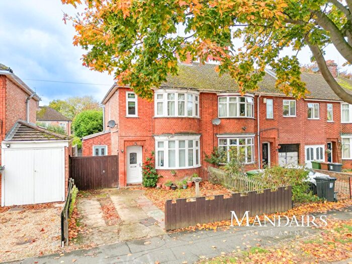 3 Bedroom Semi Detached House For Sale In Fane Road, Walton, Peterborough, PE4