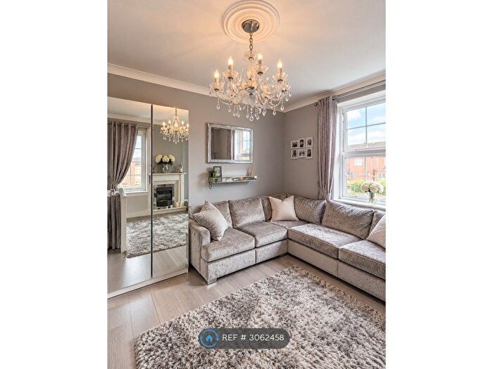2 Bedroom Flat To Rent In Western Avenue, London, W5