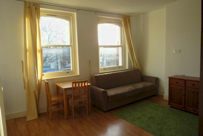 1 Bedroom Studio To Rent In Tollington Park, Finsbury Park, N4