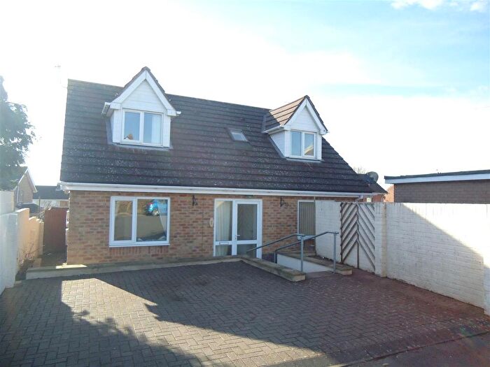 3 Bedroom Bungalow To Rent In Tennyson Close, Caldicot, NP26