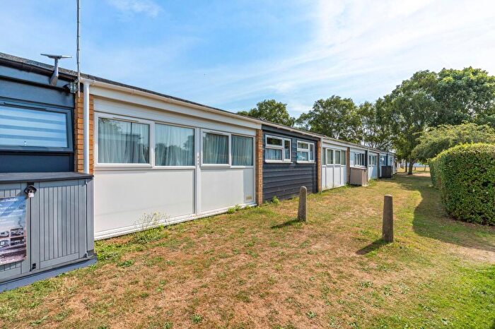 2 Bedroom Park Home For Sale In Belle Aire, Hemsby, NR29