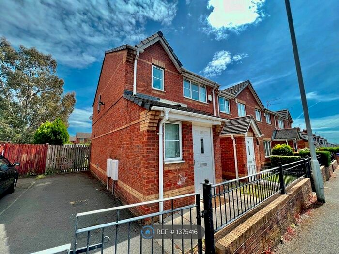 3 Bedroom Semi-Detached House To Rent In Hacking Street, Salford, M7