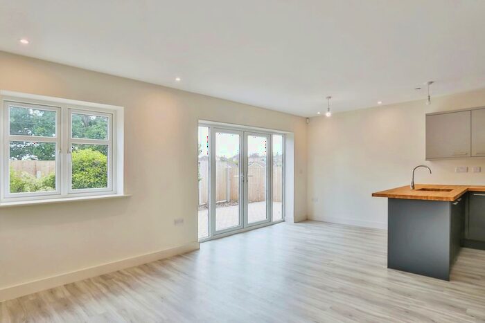 3 Bedroom Bungalow For Sale In Clavell Close, Poole, BH12