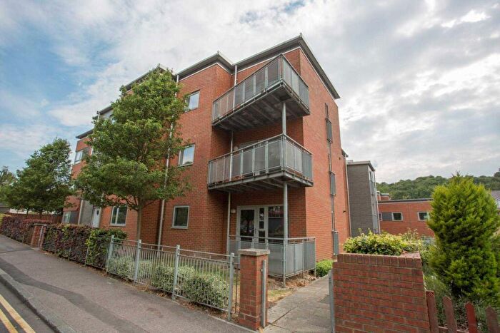 1 Bedroom Flat To Rent In Walderslade Road, Walderslade, ME5