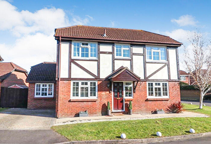 3 Bedroom Detached House For Sale In Walker Gardens, Grange Park, Hedge End, SO30