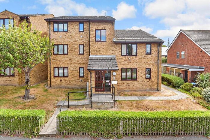 2 Bedroom Flat For Sale In Western Road, Deal, Kent, CT14