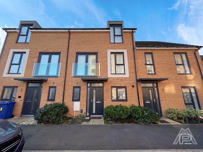 5 Bedroom Terraced House To Rent In Windstar Drive, South Ockendon, RM15