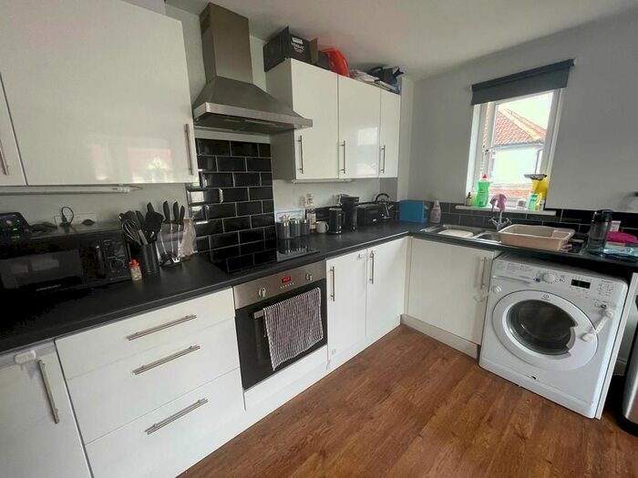 2 Bedroom Detached House To Rent In Upper Manor Road, Paignton, TQ3