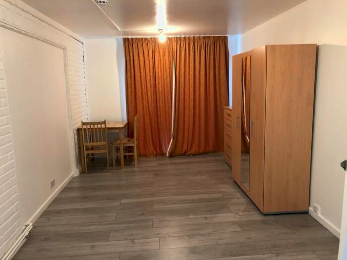 Studio To Rent In Stamford Hill, Hackney, Hackney, N16