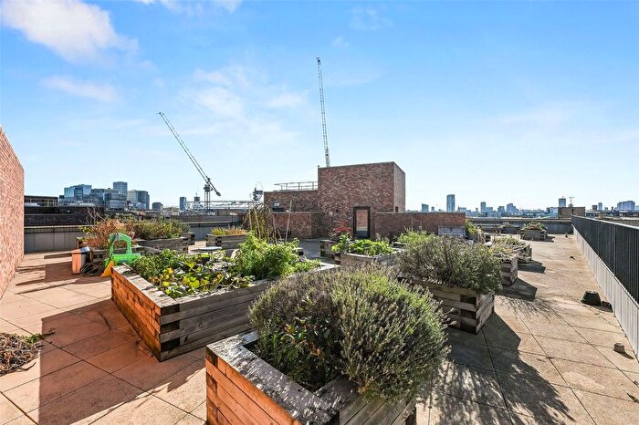 2 Bedroom Flat For Sale In Therm Court, Rookwood Way, London, E3