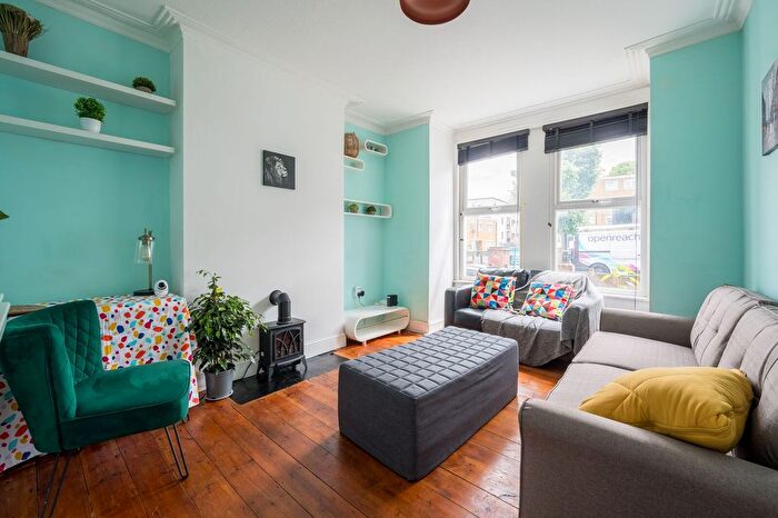 1 Bedroom Flat To Rent In Neuchatel Road, Lewisham, London, SE6