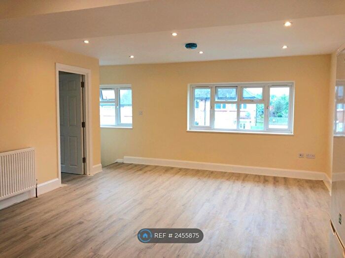 2 Bedroom Flat To Rent In King George Road, Ware, SG12