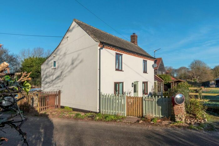 3 Bedroom Detached House For Sale In Wood Norton Road, Stibbard, NR21