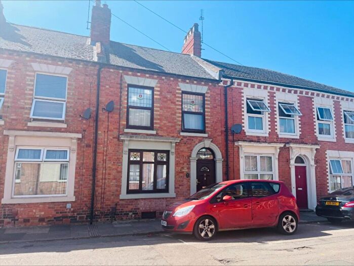 3 Bedroom Terraced House For Sale In Palmerston Road, Abington, Northampton, NN1