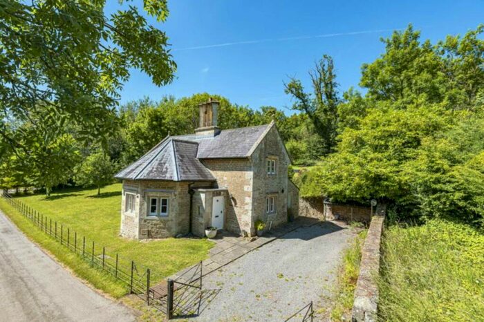 2 Bedroom Detached House To Rent In Orchardleigh, BA11