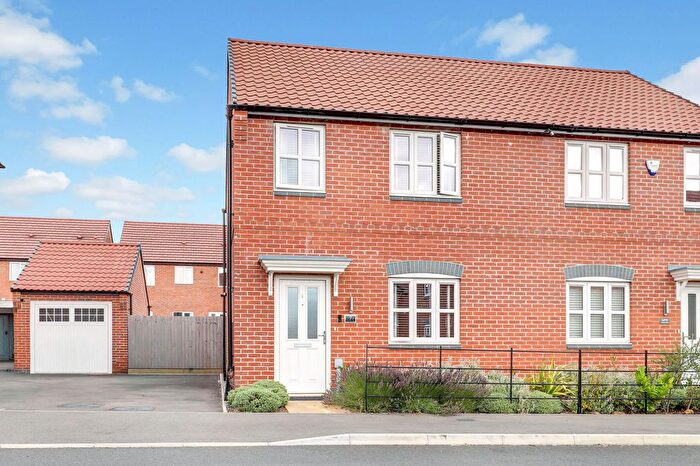 3 Bedroom Semi-Detached House For Sale In Whiting Close, Linby, NG15