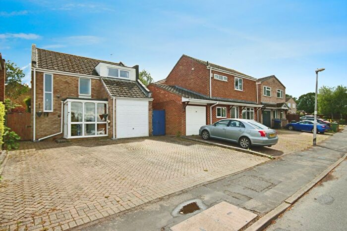 3 Bedroom Detached House For Sale In Field Barn Road, Hampton Magna, Warwick, Warwickshire, CV35