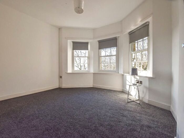 2 Bedroom Detached House To Rent In Fawcett Lane, Leeds, LS12