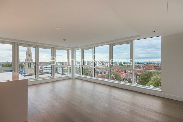 3 Bedroom Flat To Rent In Longfield Avenue, Ealing, W5