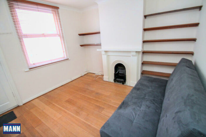 2 Bedroom House To Rent In Mount Pleasant Road, Dartford, Kent, DA1