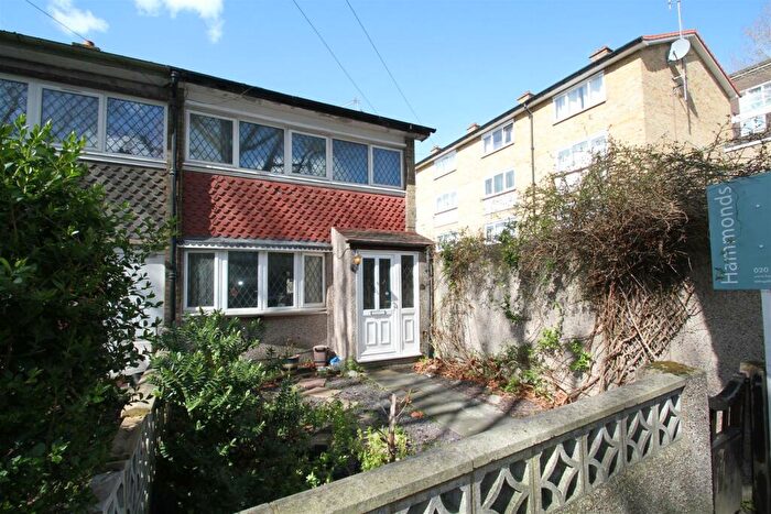 3 Bedroom End Of Terrace House To Rent In Alfred Street, London, E3