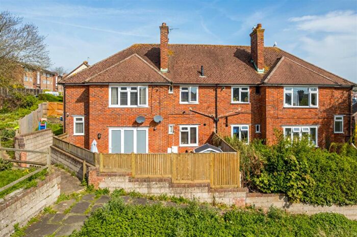 2 Bedroom Apartment For Sale In Drove Crescent, Portslade, BN41