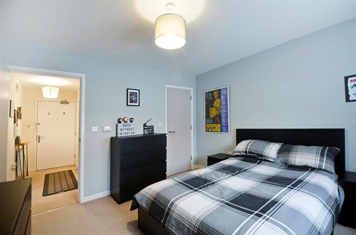 1 Bedroom Flat For Sale In Rokesby Road, Slough, SL2