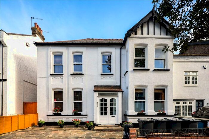 1 Bedroom Flat To Rent In Sylvan Road, Wanstead, London, E11