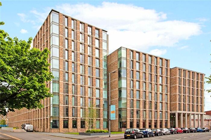 1 Bedroom Flat To Rent In Burlington Square, Boundary Lane, Manchester, M15