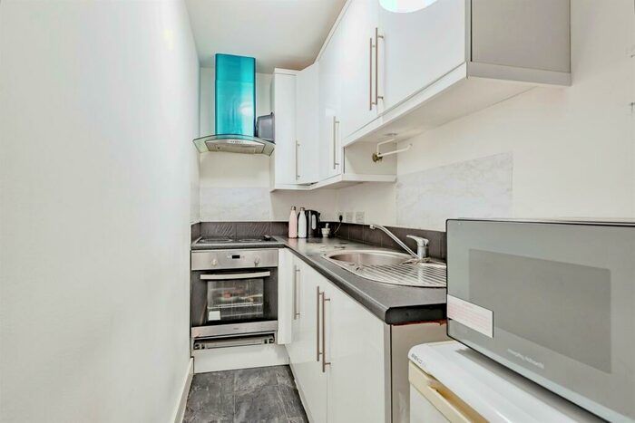 1 Bedroom Apartment For Sale In London Road, Crawley, RH10