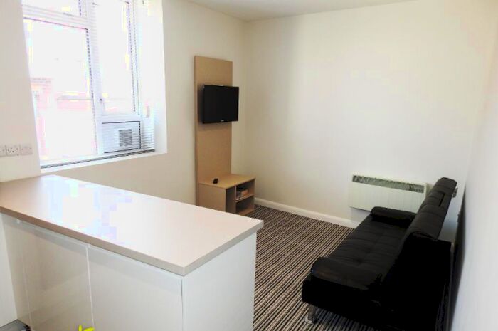 2 Bedroom Apartment To Rent In Centre Court, Paragon Street, HU1