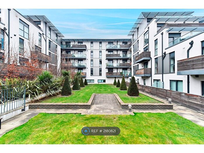 1 Bedroom Flat To Rent In Terrace Apartments, London, N5