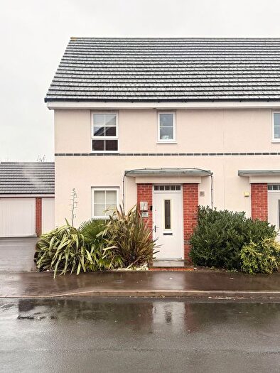 3 Bedroom Semi Detached House To Rent In Popert Drive, Worcester, WR5