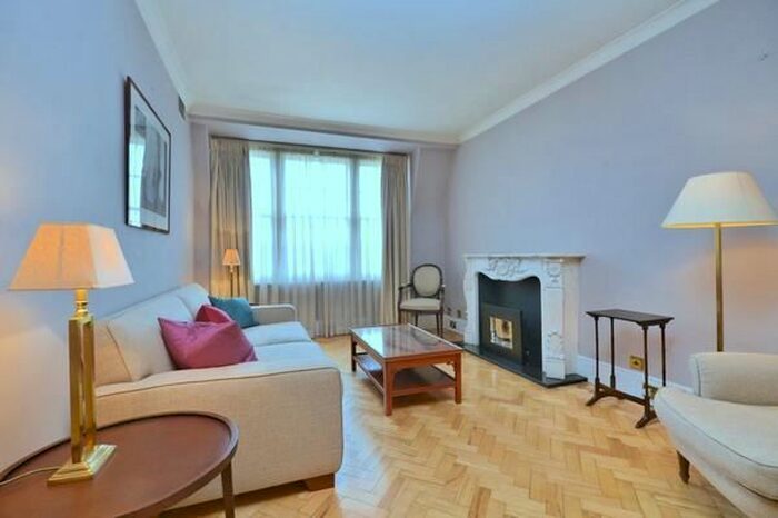 3 Bedroom Flat To Rent In Upper Grosvenor Street, London, W1K
