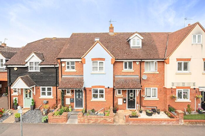 4 Bedroom Terraced House For Sale In Coppice Mead, Stotfold, SG5