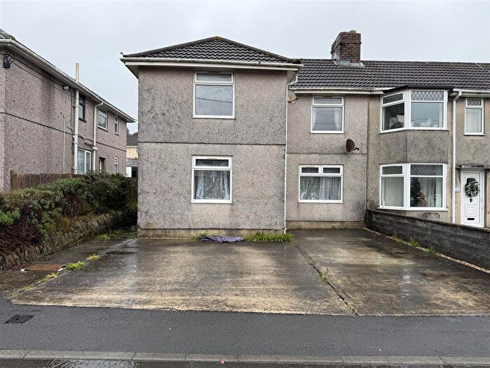3 Bedroom Semi Detached House For Sale In Tyle Teg, Burry Port, SA16
