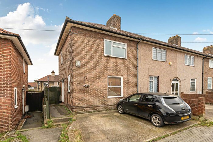 2 Bedroom End Of Terrace House For Sale In Durham Hill, Bromley, BR1