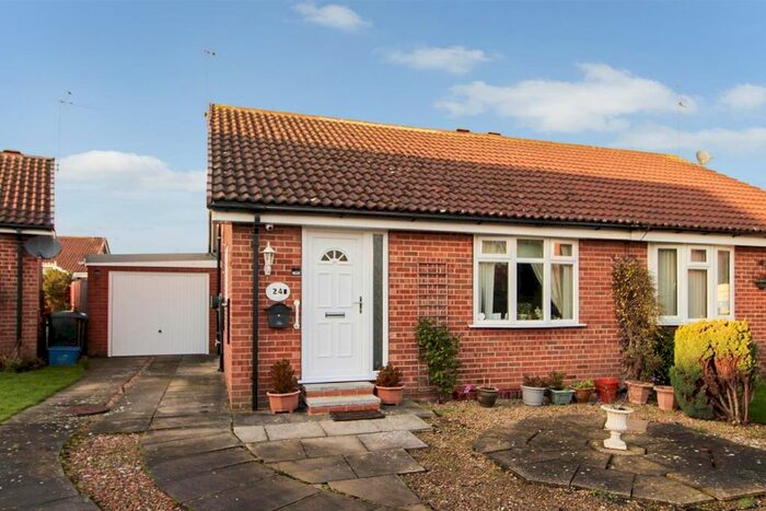 2 Bedroom Semi-Detached Bungalow For Sale In Favenfield Road, Thirsk YO7