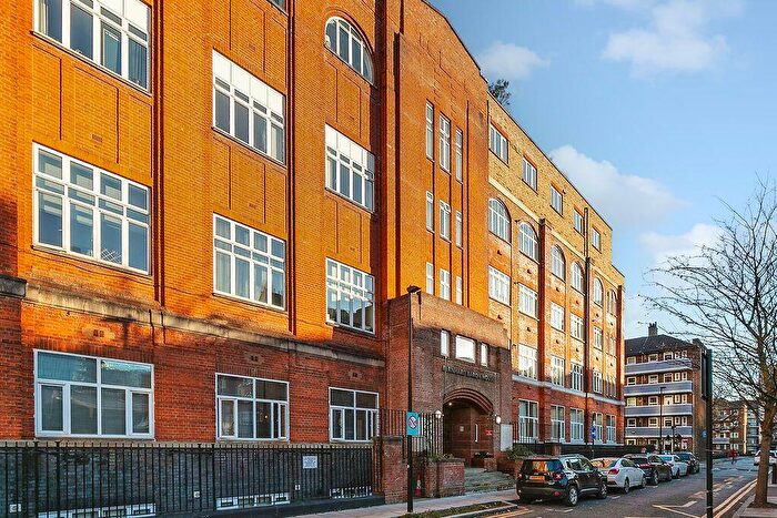 1 Bedroom Flat For Sale In Henriques Street, Aldgate East, E1