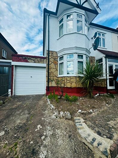 3 Bedroom Terraced House To Rent In Bute Road, Ilford, IG6