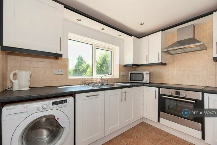 1 Bedroom Flat To Rent In Constitution Hill, Woking, Surrey, GU22