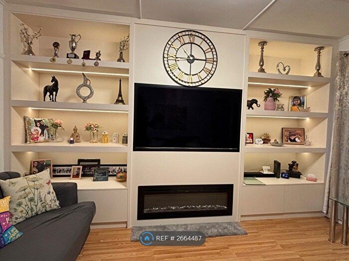 3 Bedroom Semi Detached House To Rent In King Harolds Way, London, DA7