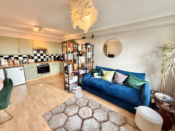 2 Bedroom Apartment To Rent In Finsbury Road, Brighton, BN2