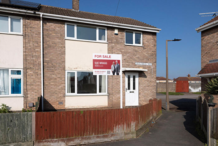 3 Bedroom End Of Terrace House For Sale In Troutbeck Way, New Rossington, DN11
