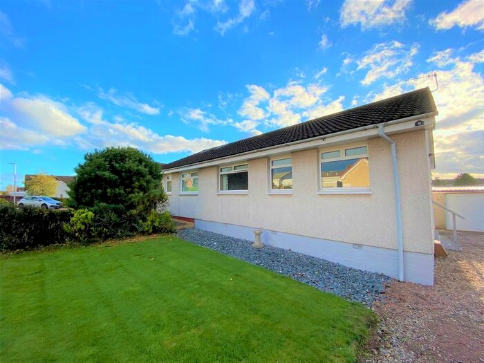 3 Bedroom Semi-Detached Bungalow To Rent In Maple Road, Perth, PH1