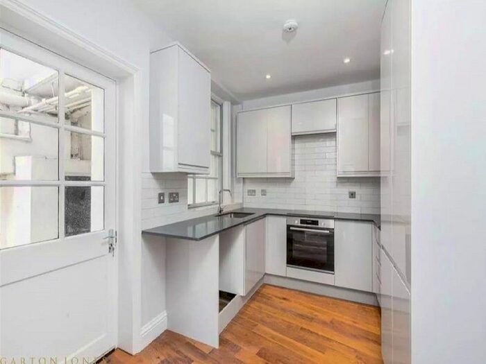 2 Bedroom Flat To Rent In Millbank, Westminster, London, SW1P