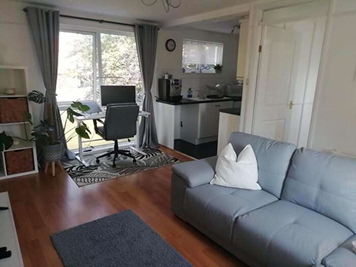 1 Bedroom Apartment For Sale In Lochinver, Bracknell, RG12