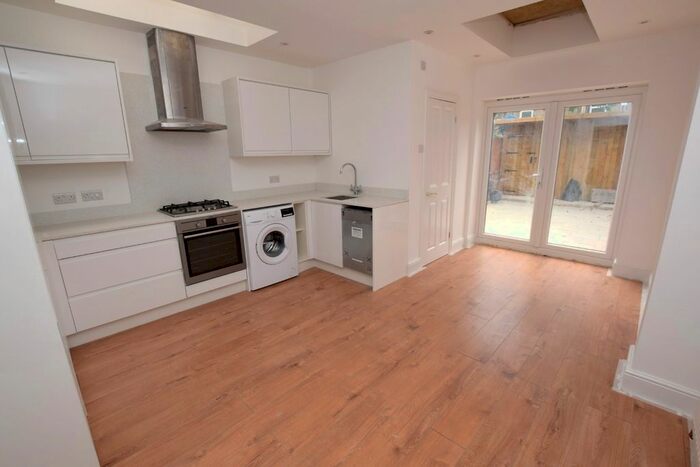 4 Bedroom Terraced House To Rent In Grosvenor Road, Leyton, E10
