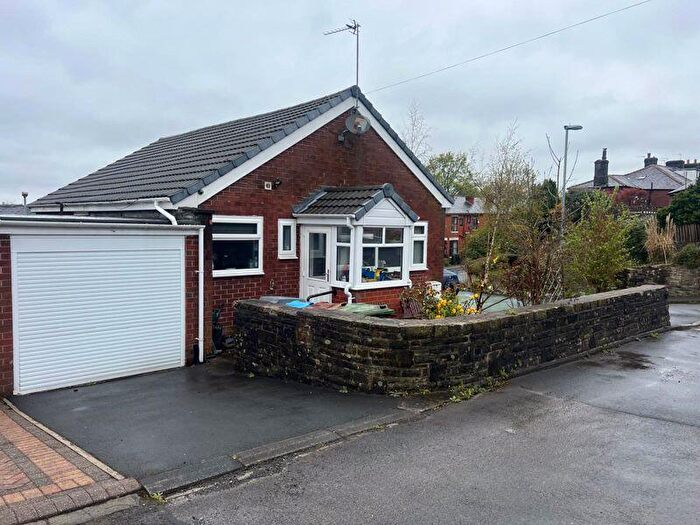 2 Bedroom Bungalow For Sale In The Knoll, Shaw, OL2