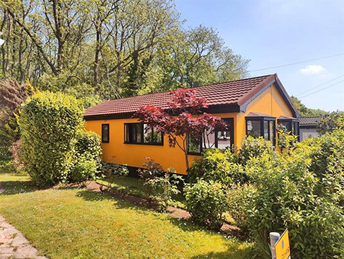 2 Bedroom Park Home For Sale In Bakers Lane, West Hanningfield, Chelmsford, CM2